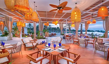 Picturesque and sophisticated fish restaurant in Abu Dhabi: West Bay Lounge